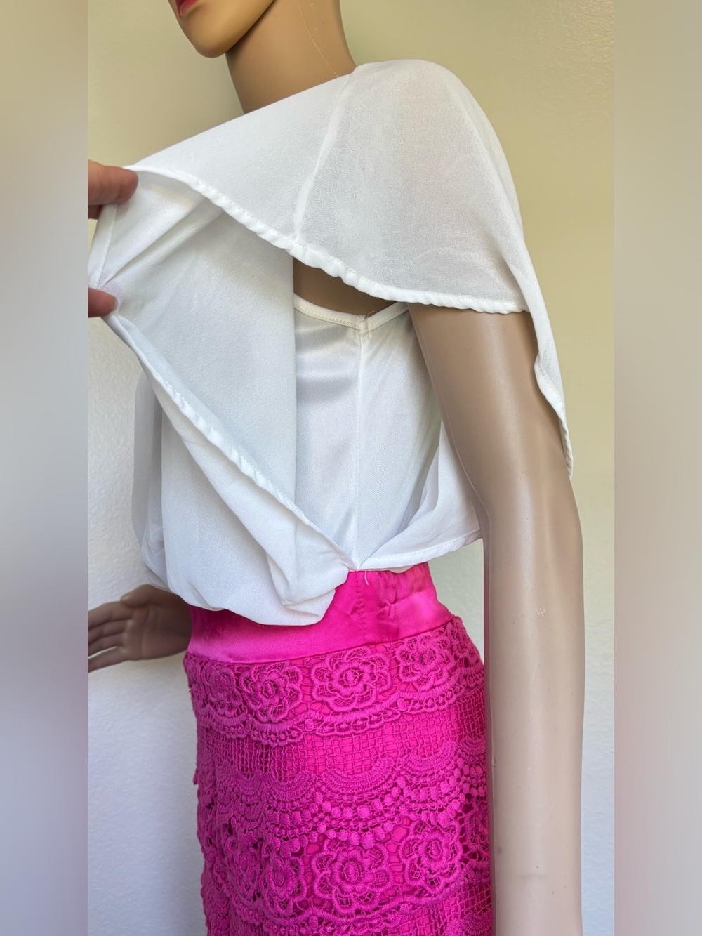 Miami Dress White Top with Hot Pink Embroidered Floral Lace Mini Skirt Small - Picture 5 of 15